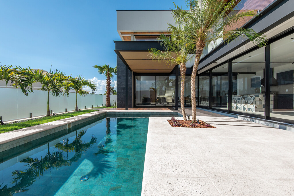 AtérmicaBranco-Esc.HausArquitetura-e-Incorporação-F.FavaroJr.